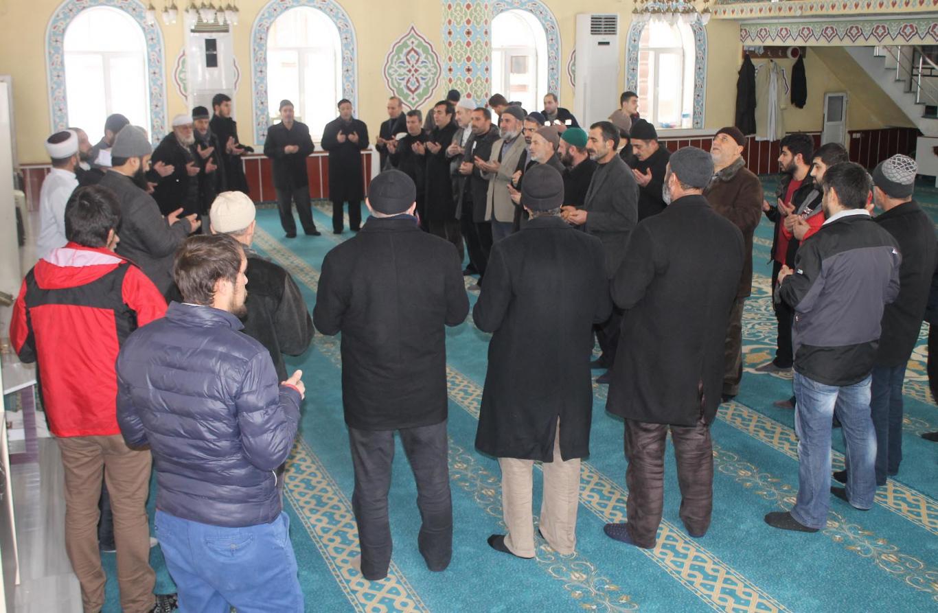 Husumetli aileler HÜDA PAR’ın arabuluculuğuyla barıştı Husumetli aileler HÜDA PAR’ın arabuluculuğuyla barıştı